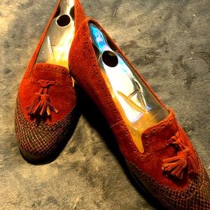 Burgundy tassel flats